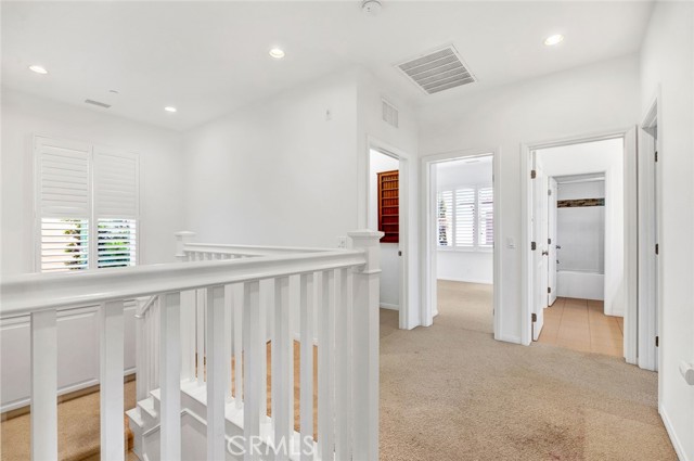 34 Somerton, Irvine CA: https://media.crmls.org/medias/3a0249a2-b8a5-4e34-8809-10f8f697dcec.jpg