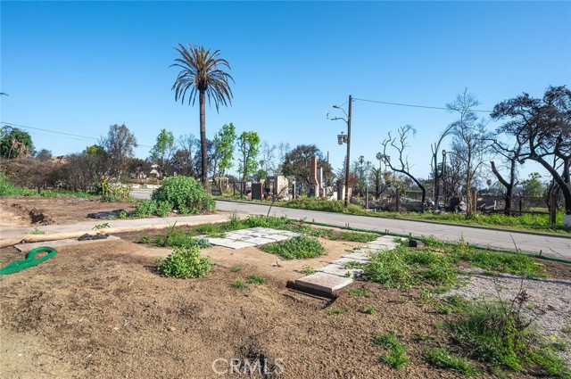 365 W Poppyfields Drive, Altadena CA: https://media.crmls.org/medias/3a026a60-af75-4cf9-a689-711b4d317b97.jpg