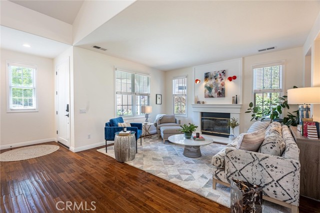 26941 Redwood Bluff Lane, Valencia CA: https://media.crmls.org/medias/3a028298-e0d4-4b31-bf78-3101b18bd8b2.jpg