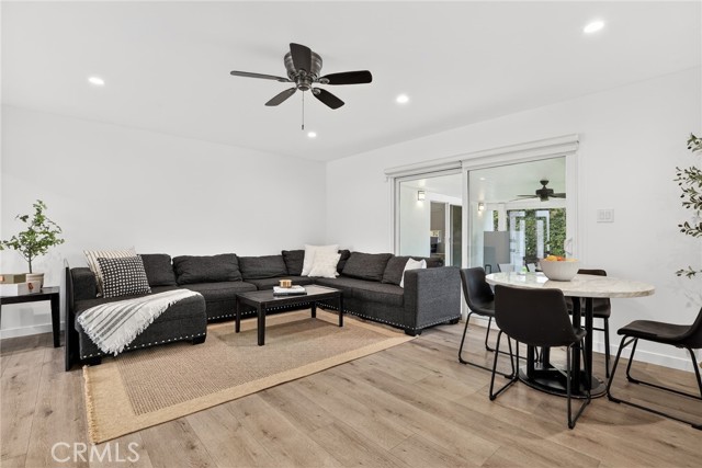 Detail Gallery Image 5 of 21 For 6565 Randi, Woodland Hills,  CA 91303 - 4 Beds | 3 Baths