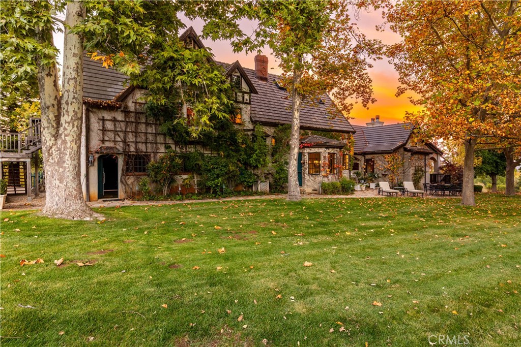 https://media.crmls.org/medias/3a03b768-b84d-45d5-80ed-c176167cfcab.jpg?preset=X-Large