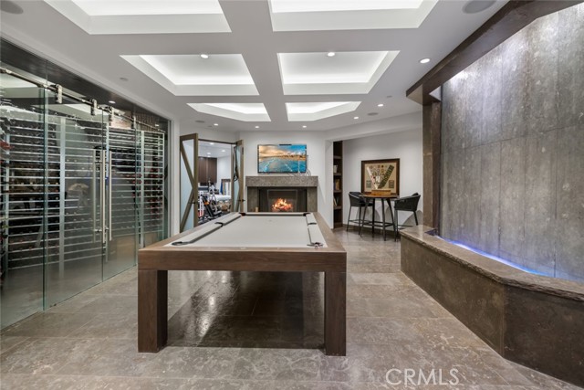 8 Beacon Bay, Newport Beach CA: https://media.crmls.org/medias/3a03f82e-083f-4479-84d1-adf7b1c4716b.jpg