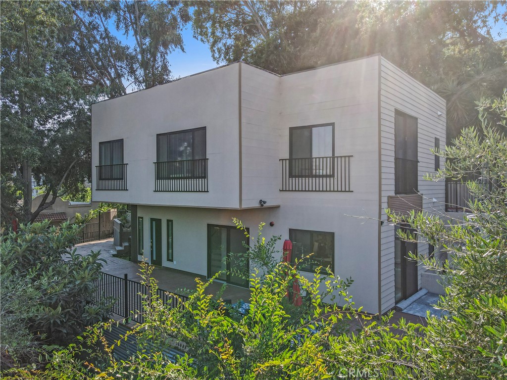 2315 Loma Vista Place