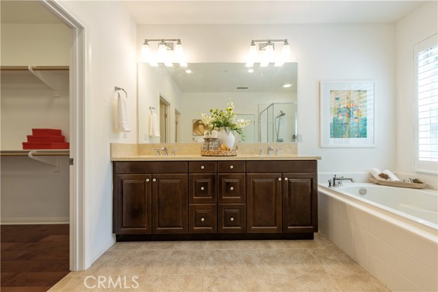 Detail Gallery Image 15 of 36 For 238 Shelbourne, Irvine,  CA 92620 - 4 Beds | 4 Baths