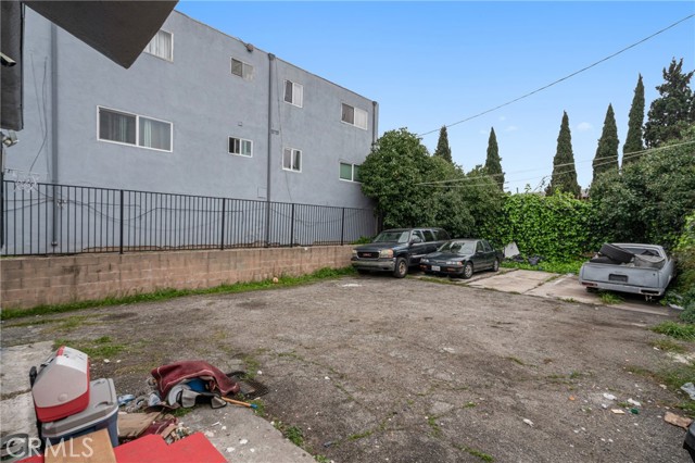 Detail Gallery Image 6 of 24 For 3322 W 63rd St, Los Angeles,  CA 90043 - – Beds | – Baths