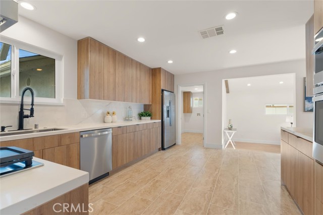 16914 Flanders, Granada Hills CA: https://media.crmls.org/medias/3a06cb4a-a611-4d7b-a210-6df04c994550.jpg