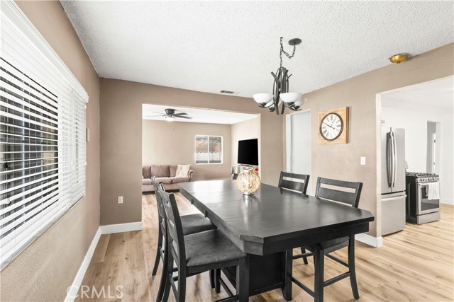 Detail Gallery Image 6 of 33 For 385 E. 17th St., San Bernardino,  CA 92404 - 3 Beds | 1 Baths