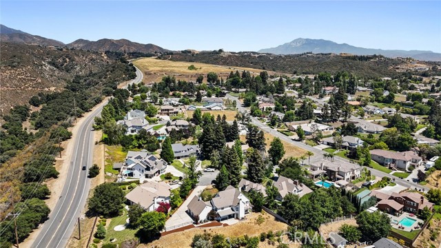 13532 Pineridge Court, Yucaipa CA: https://media.crmls.org/medias/3a078161-5776-4e1e-87cd-4d8ec09bb8f0.jpg