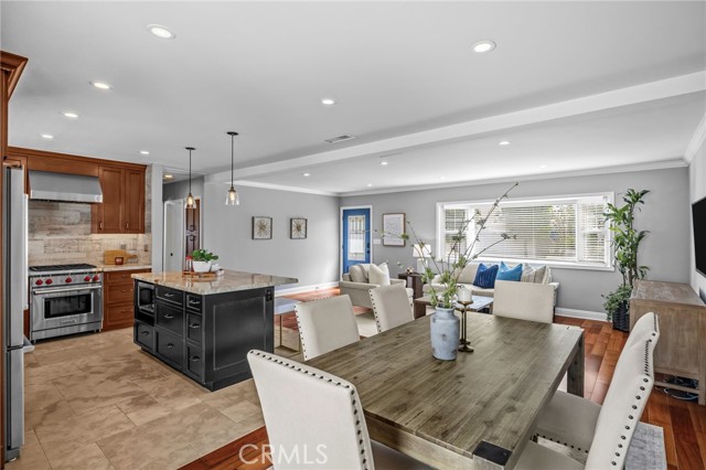224 Pauline Place, Costa Mesa CA: https://media.crmls.org/medias/3a082365-fc02-4ecd-96f7-20d9bab5ceb0.jpg
