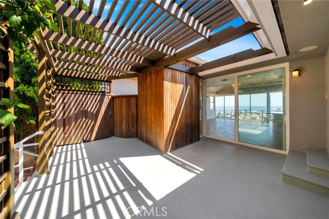 3116 Breakers Drive, Corona del Mar CA: https://media.crmls.org/medias/3a083287-b3e7-43e6-82cc-7fc6d55382f7.jpg
