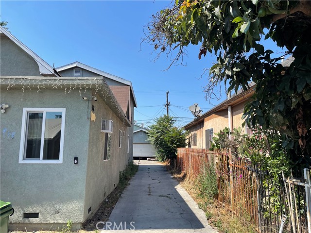 Detail Gallery Image 2 of 15 For 859 E 53rd St, Los Angeles,  CA 90011 - – Beds | – Baths