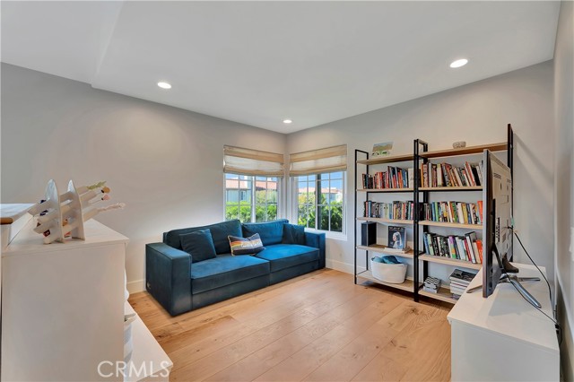19325 Peachtree Lane, Huntington Beach CA: https://media.crmls.org/medias/3a08be02-623f-41c1-ab68-8d59d351630e.jpg