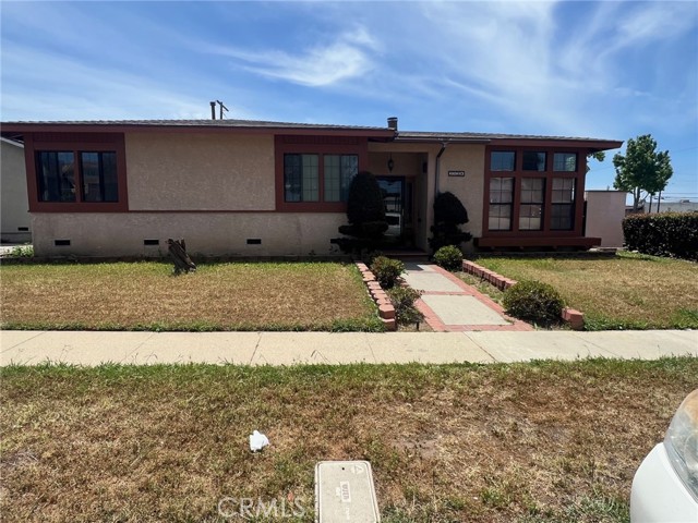 Detail Gallery Image 1 of 19 For 2524 W 115th St, Hawthorne,  CA 90250 - 4 Beds | 2 Baths