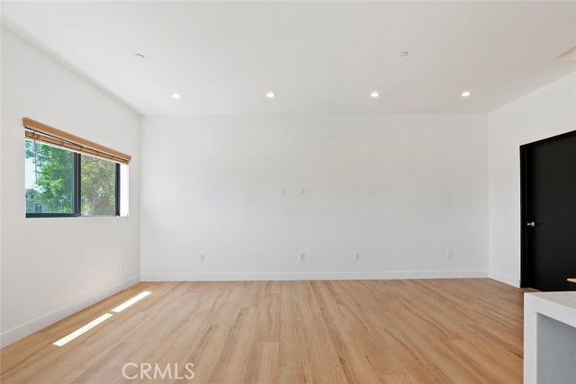 2633 S Cochran Avenue, Los Angeles CA: https://media.crmls.org/medias/3a092536-0edb-4e11-8968-abd49141e5a8.jpg