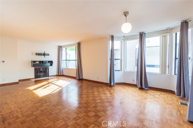 Detail Gallery Image 13 of 36 For 514 N Isabel St #C,  Glendale,  CA 91206 - 3 Beds | 2/1 Baths