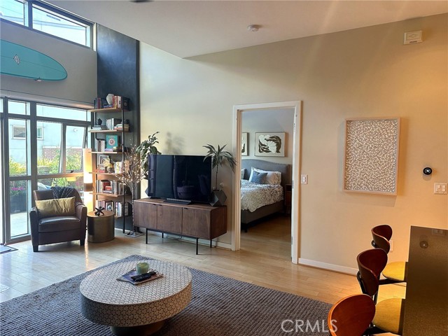 Front Image Thumbnail for CROC26087665