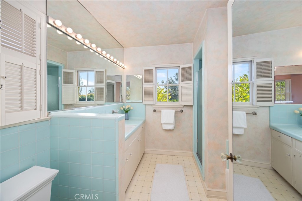 https://media.crmls.org/medias/3a0b7b04-0c91-44e4-af28-4e47c312504d.jpg?preset=X-Large