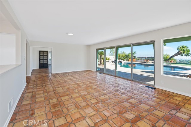 24971 KIT CARSON Road, Hidden Hills CA: https://media.crmls.org/medias/3a0c1446-8e9b-4036-8152-8fba2623ad95.jpg