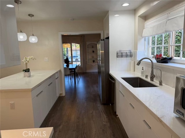 Detail Gallery Image 6 of 20 For 113 N Doheny, Beverly Hills,  CA 90211 - 4 Beds | 2/1 Baths