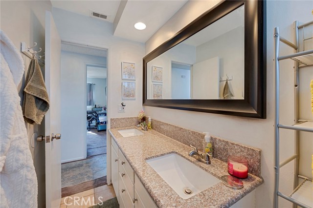 Detail Gallery Image 4 of 14 For 6302 Apple, Rialto,  CA 92377 - 4 Beds | 2 Baths