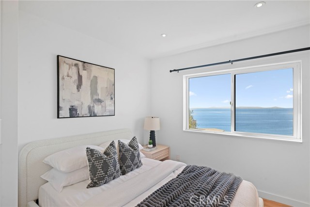 Detail Gallery Image 28 of 46 For 31161 Holly Dr, Laguna Beach,  CA 92651 - 5 Beds | 2/1 Baths