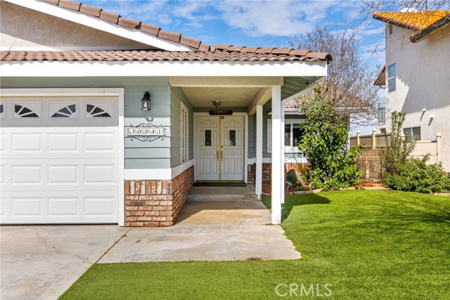 Detail Gallery Image 4 of 39 For 30841 Long Point, Canyon Lake,  CA 92587 - 3 Beds | 2 Baths