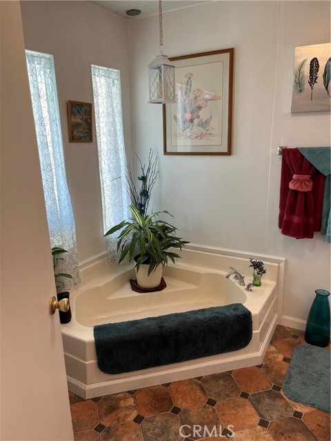 55524 Yucca Trail, Yucca Valley CA: https://media.crmls.org/medias/3a0c6c14-137e-4838-9d0d-1c5930023b26.jpg