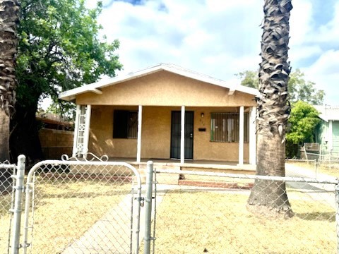 Detail Gallery Image 1 of 13 For 832 W Temple St, San Bernardino,  CA 92410 - 2 Beds | 2 Baths
