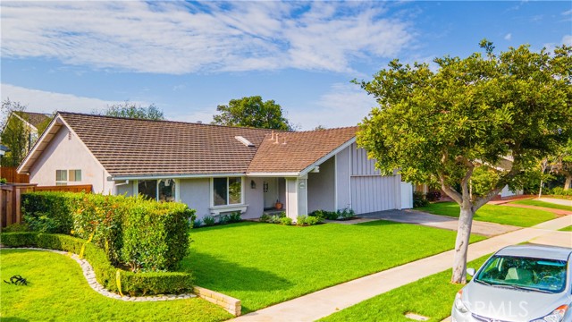 Detail Gallery Image 2 of 24 For 1815 Port Westbourne Pl, Newport Beach,  CA 92660 - 3 Beds | 2 Baths