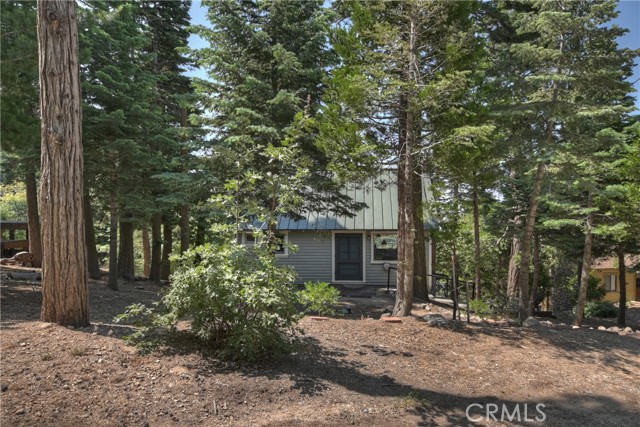 1040 Mile High Road, Twin Peaks CA: https://media.crmls.org/medias/3a0c7c33-b5b8-4a7d-8a1b-1458daa63efe.jpg