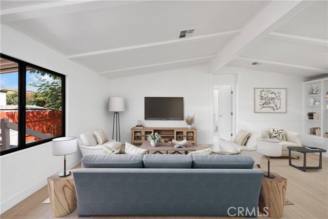 Detail Gallery Image 10 of 37 For 692 N Adele St #103,  Orange,  CA 92867 - 2 Beds | 2 Baths