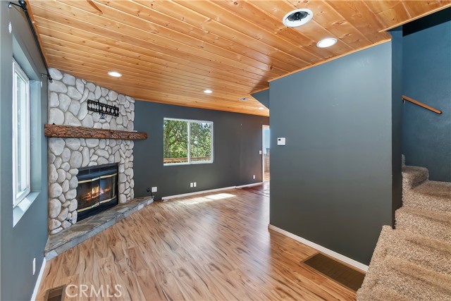 Detail Gallery Image 4 of 17 For 25515 True, Twin Peaks,  CA 92391 - 2 Beds | 2 Baths