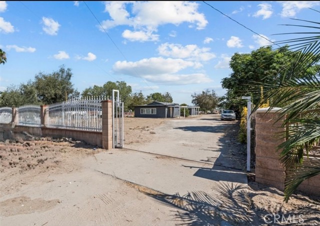 2337 Ogden Street, San Bernardino CA: https://media.crmls.org/medias/3a0f2664-02b4-4e87-b55f-e6c022157a4a.jpg