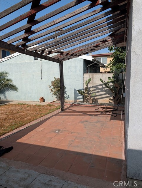 Detail Gallery Image 9 of 33 For 3342 Beswick St, Los Angeles,  CA 90023 - 3 Beds | 2 Baths