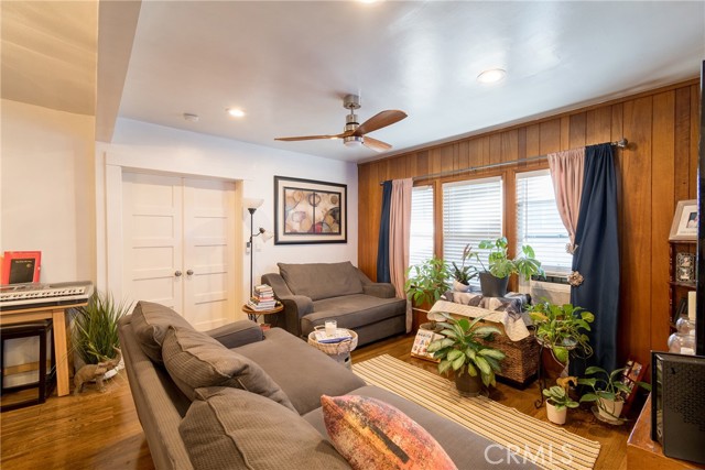 1517 E 1st Street, Long Beach CA: https://media.crmls.org/medias/3a0f4510-b300-48e4-9c1e-c85e102395a8.jpg
