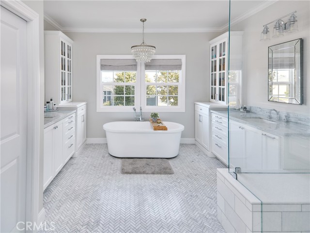 Detail Gallery Image 19 of 43 For 6443 W 81st St, Los Angeles,  CA 90045 - 4 Beds | 4 Baths