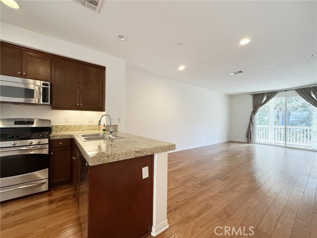 424 Silk Tree, Irvine CA: https://media.crmls.org/medias/3a0f8690-283e-4a67-9226-17feddca79ed.jpg