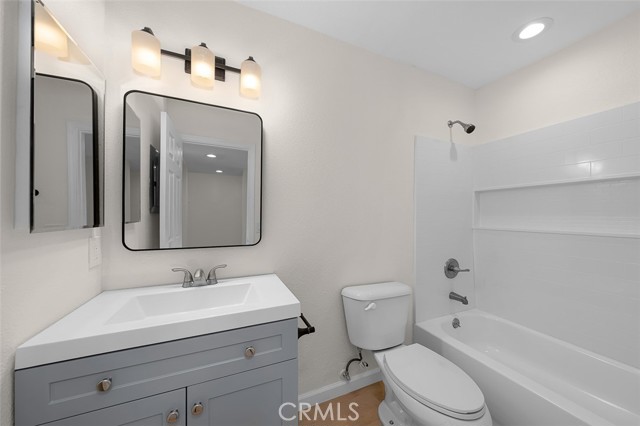 Detail Gallery Image 7 of 22 For 5025 Los Morros Way #45,  Oceanside,  CA 92057 - 3 Beds | 2 Baths