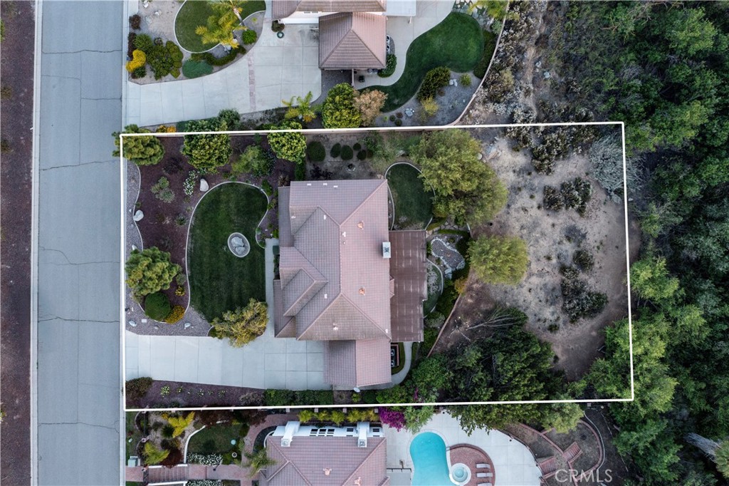 https://media.crmls.org/medias/3a10947c-72ba-4d34-9cbc-ab71d049dd67.jpg?preset=X-Large