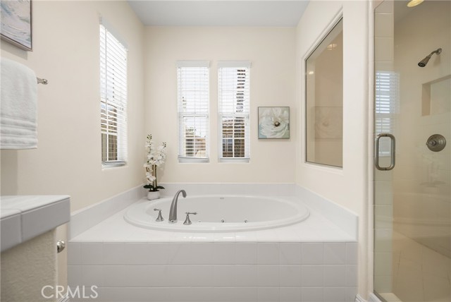 21270 Elda Cir, Huntington Beach CA: https://media.crmls.org/medias/3a10e794-eadd-4160-b887-0f3c4da74fd5.jpg