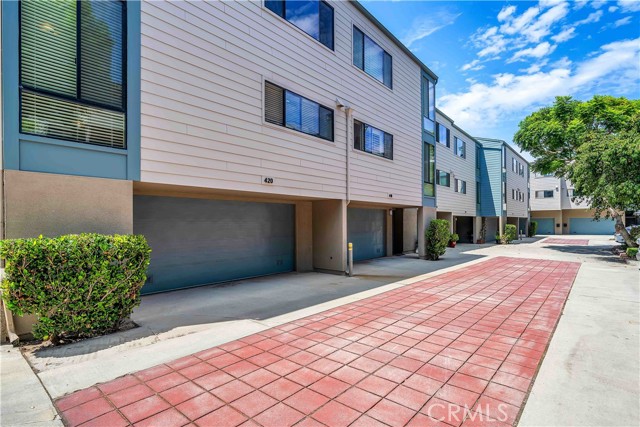 420 Palos Verdes Boulevard, Redondo Beach CA: https://media.crmls.org/medias/3a116e0e-c452-4e7a-8eb8-32e75c33da25.jpg