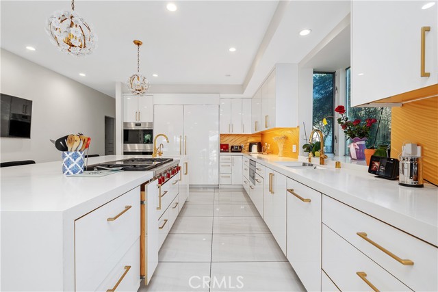 Detail Gallery Image 12 of 39 For 22 Round up, Bell Canyon,  CA 91307 - 6 Beds | 6/1 Baths