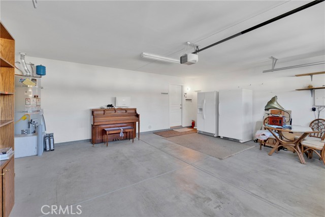 11246 Pleasant Hills Drive, Apple Valley CA: https://media.crmls.org/medias/3a120c80-da02-4f60-9f65-1dd98635d103.jpg