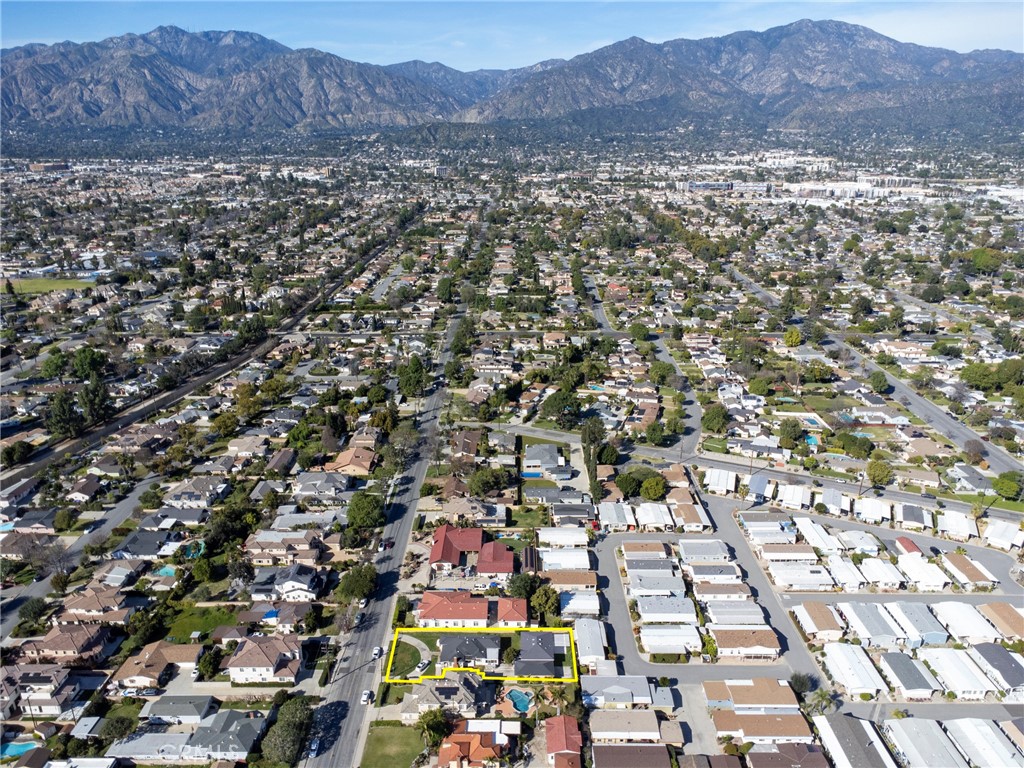 https://media.crmls.org/medias/3a126923-43c0-49de-a34d-7560da7c1908.jpg?preset=X-Large