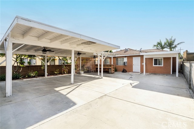 Detail Gallery Image 3 of 36 For 6133 Orchard Ave, Huntington Park,  CA 90255 - 4 Beds | 3 Baths