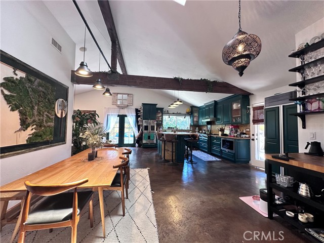 Detail Gallery Image 7 of 36 For 7326 Vanalden, Reseda,  CA 91335 - 3 Beds | 3 Baths