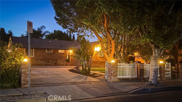 15711 Hiawatha Street, Granada Hills CA: https://media.crmls.org/medias/3a1300fc-0563-4a9e-8318-d9a6ea84d967.jpg