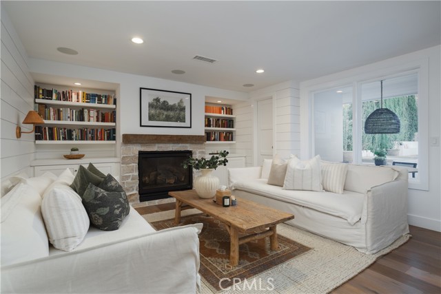 Detail Gallery Image 10 of 31 For 1700 Highland Dr, Newport Beach,  CA 92660 - 5 Beds | 6/1 Baths