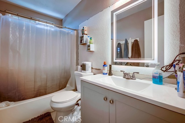 596 Parkview Drive, Lake Elsinore CA: https://media.crmls.org/medias/3a13ba41-079f-4254-b141-81495d58b3b3.jpg