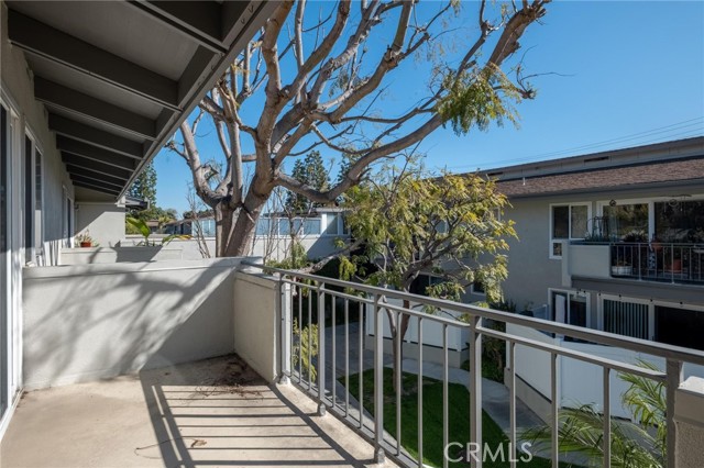 1745 Maple Avenue, Torrance CA: https://media.crmls.org/medias/3a13d461-1fae-4631-be5c-743150779228.jpg